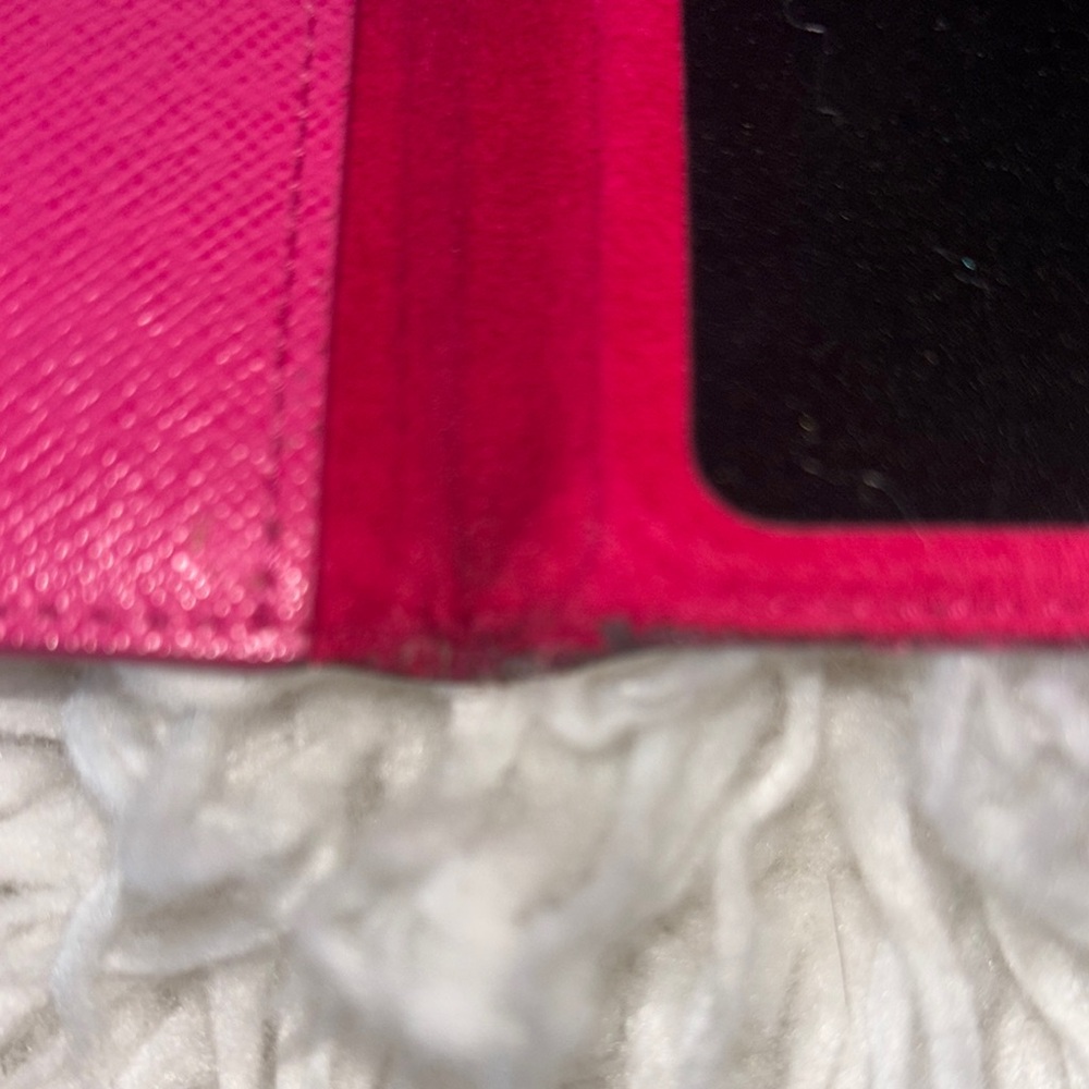 Louis Vuitton Phone Case - Picture 4 of 13